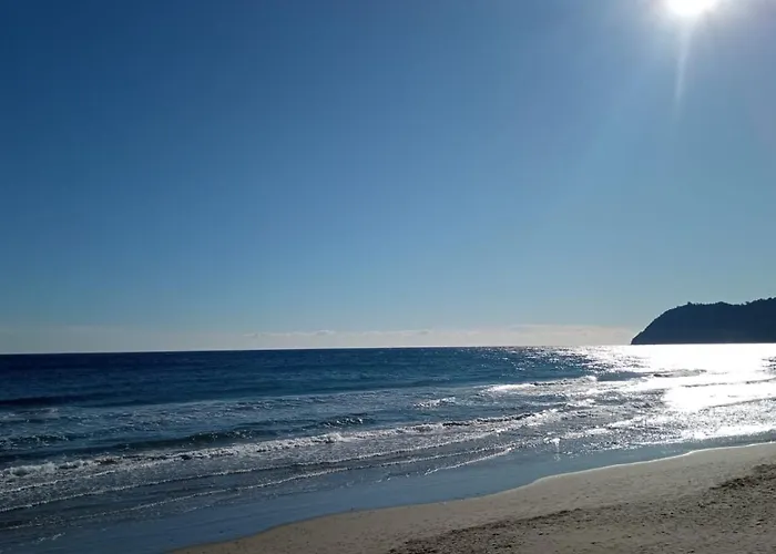 Apartment La Perla Nel Mare - *